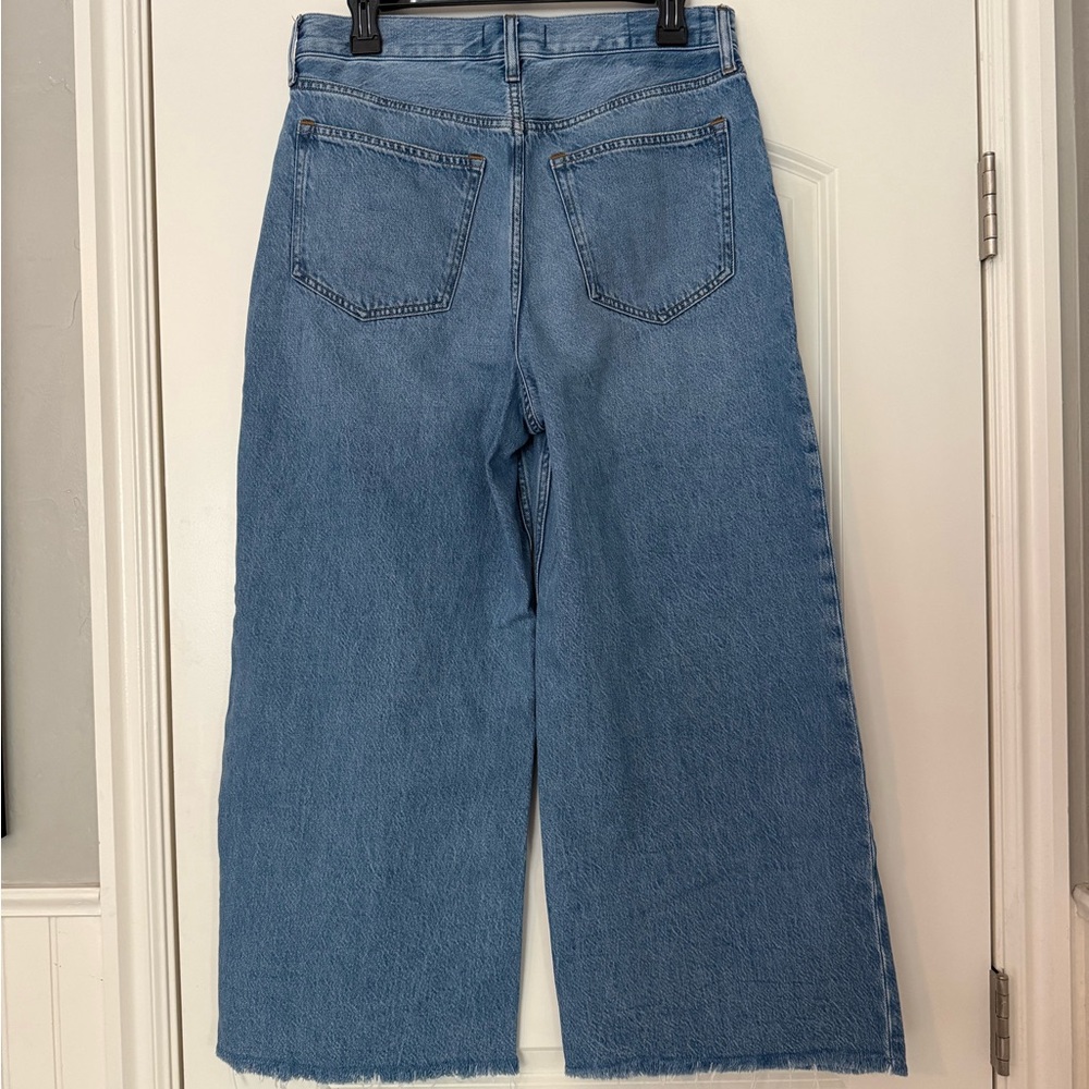 Abercrombie & Fitch High Rise Cropped Wide Leg Jean - Picture 5 of 6